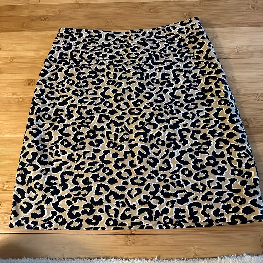 Talbots Leopard print skirt size 4 petite EUC